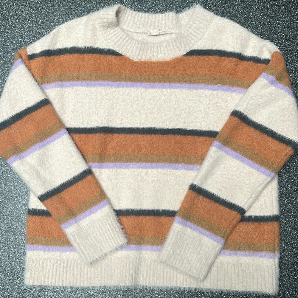 Hem & Thread soft sweater size L
